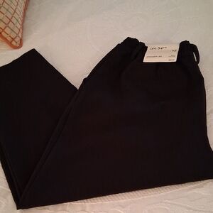 On 34th Womans Black Capri Pants Sz 30/25